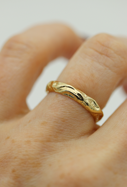 10K Yellow Gold Tangles Wedding Band