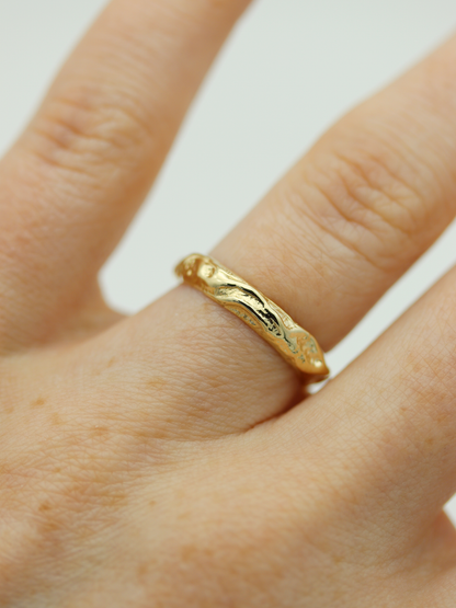 10K Yellow Gold Tangles Wedding Band