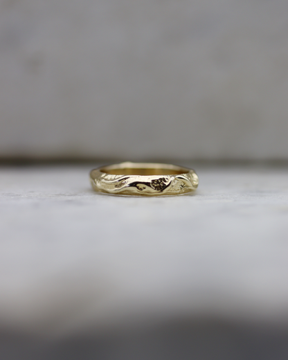 10K Yellow Gold Tangles Wedding Band