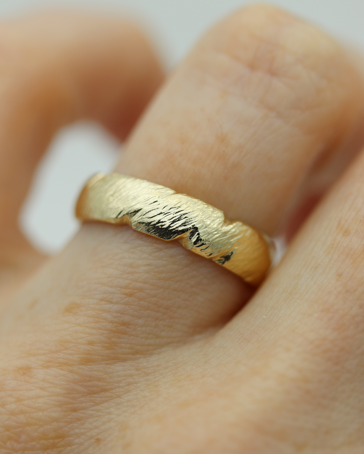 10K Yellow Gold Etched Wedding Band