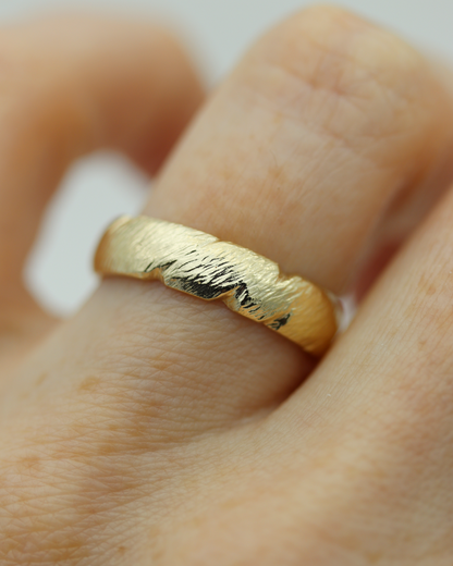 10K Yellow Gold Etched Wedding Band