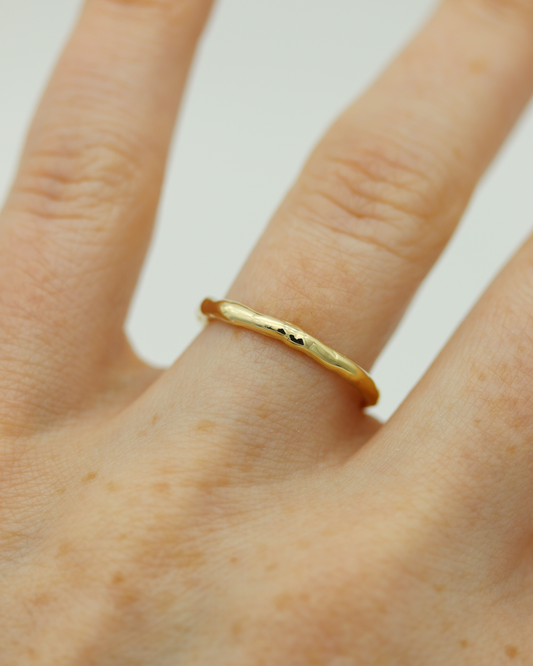 10KY Petite Liquid Gold Band (1.5mm)